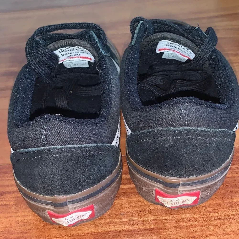 Vans Black and White skateboard Sneakers size 4